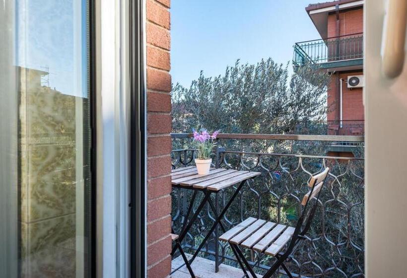 مبيت وإفطار Travelershome Ciampino Rooms