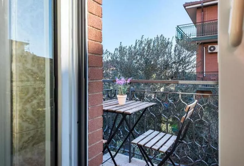 تختخواب و صبحانه Travelershome Ciampino Rooms