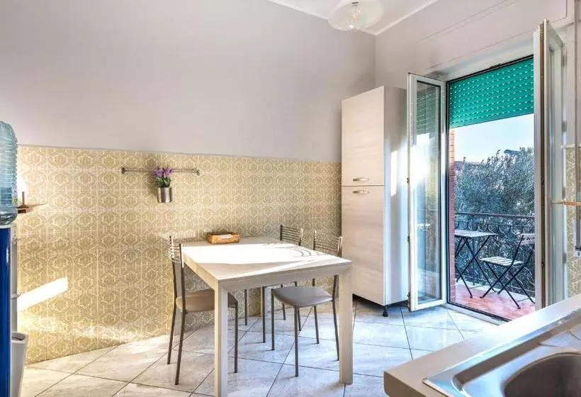 تختخواب و صبحانه Travelershome Ciampino Rooms