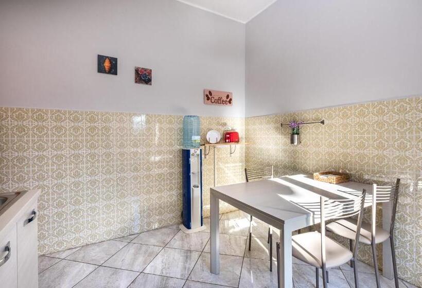 مبيت وإفطار Travelershome Ciampino Rooms