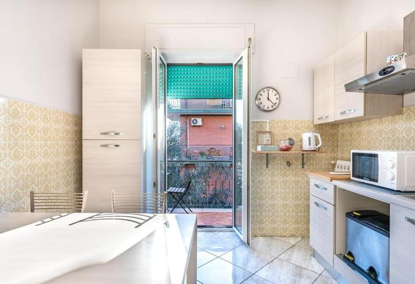 مبيت وإفطار Travelershome Ciampino Rooms