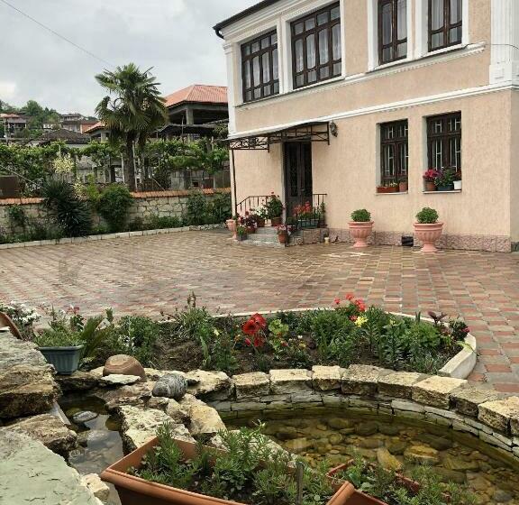 پانسیون Apsua Home