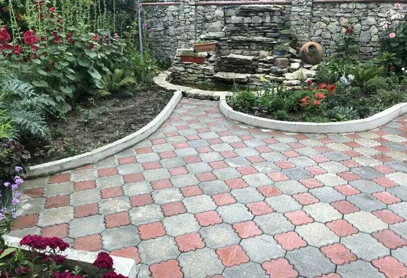 پانسیون Apsua Home