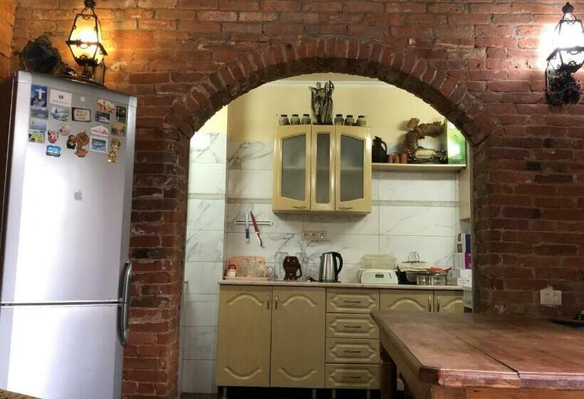 پانسیون Apsua Home