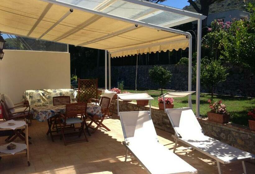 پانسیون Parco Vittoria Holidays House