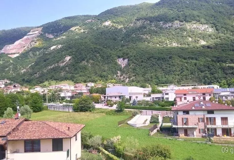 Retkeilymaja Cornizzolo Bed Breakfast