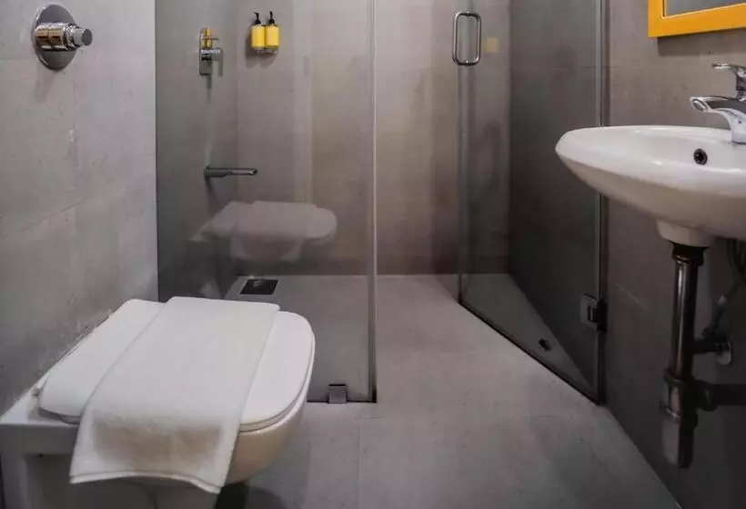 Bloom Hotel   Worli South Mumbai