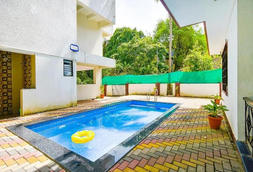 ホテル Fab Mystical Rose Luxury Holiday Homes Calangute