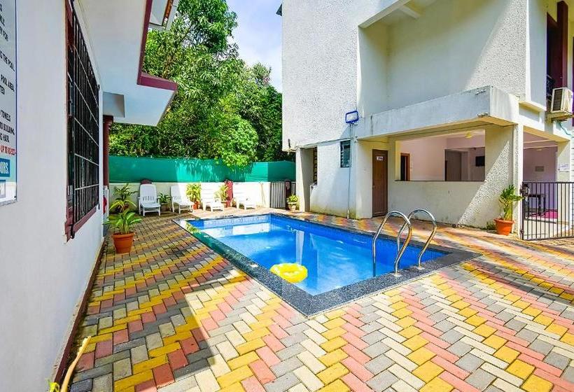 ホテル Fab Mystical Rose Luxury Holiday Homes Calangute