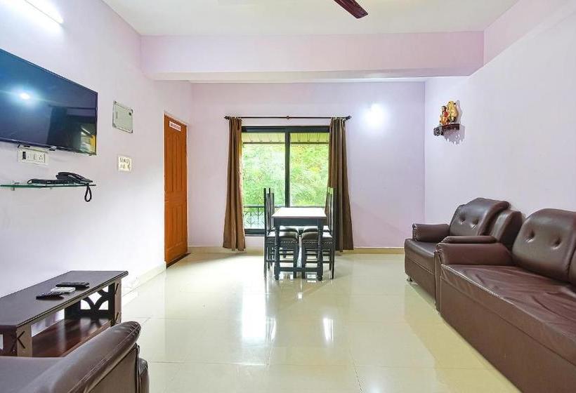 ホテル Fab Mystical Rose Luxury Holiday Homes Calangute