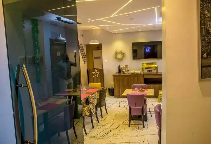 هتل Mainstay Apartment & Suites