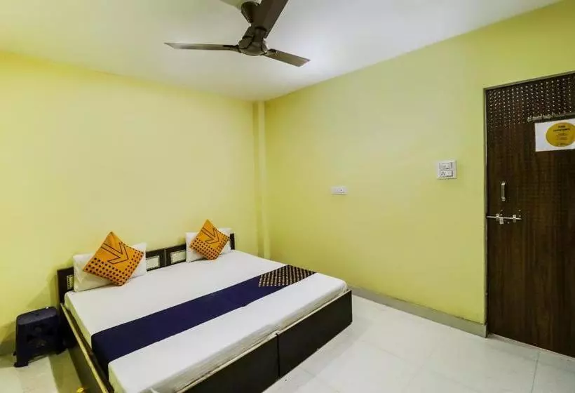 Hotelli Spot On 44295 Sarnath Tourist Guest House