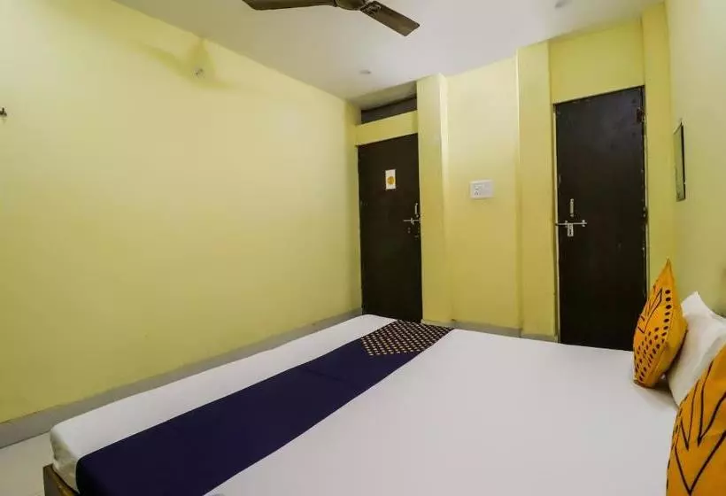 Hotelli Spot On 44295 Sarnath Tourist Guest House