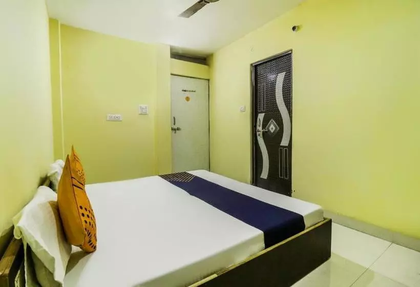 Hotelli Spot On 44295 Sarnath Tourist Guest House