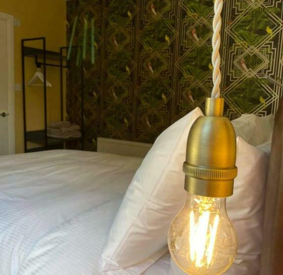 בית מלון כפרי The Black Swan