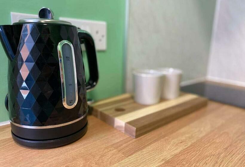 בית מלון כפרי The Black Swan