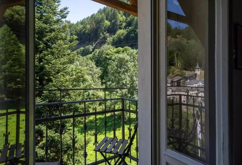 Hotelli Villa Pineta