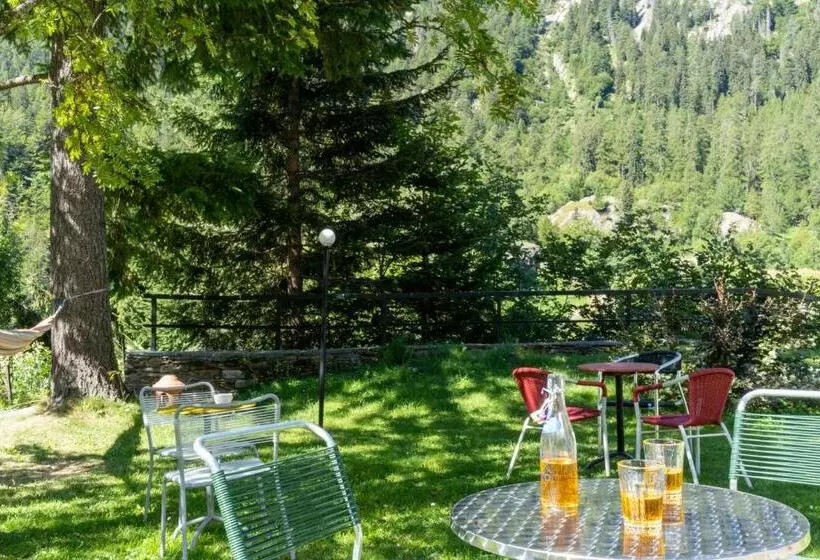 Hotelli Villa Pineta