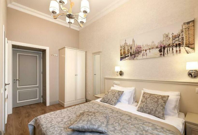 Royal Mini Apart Hotel On Rynok Square