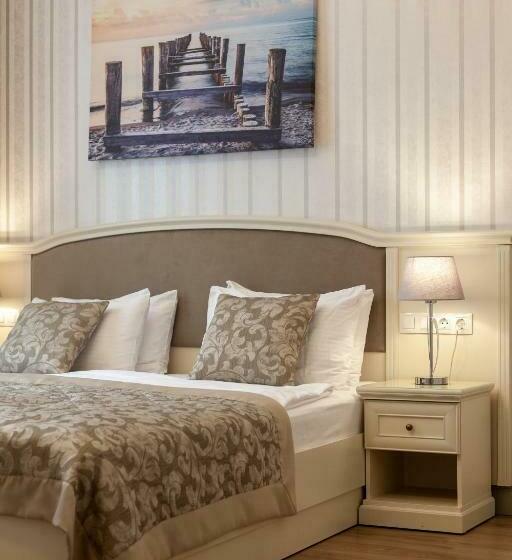 Royal Mini Apart Hotel On Rynok Square