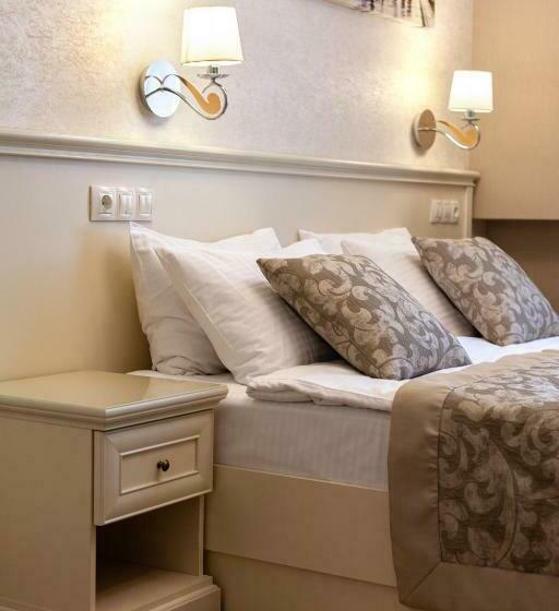 Royal Mini Apart Hotel On Rynok Square