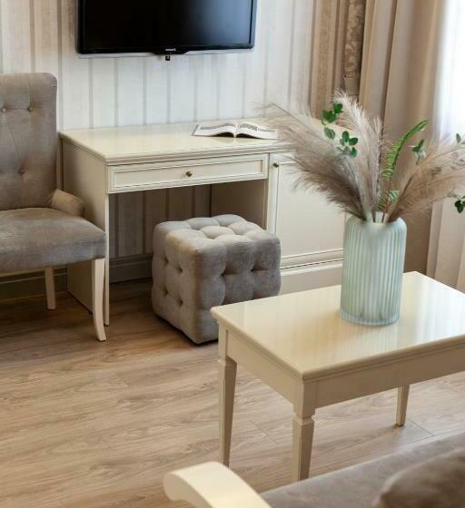 Royal Mini Apart Hotel On Rynok Square