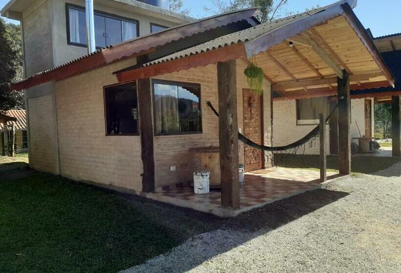 ペンション Chalé Aconchegante Com Hidromassagem