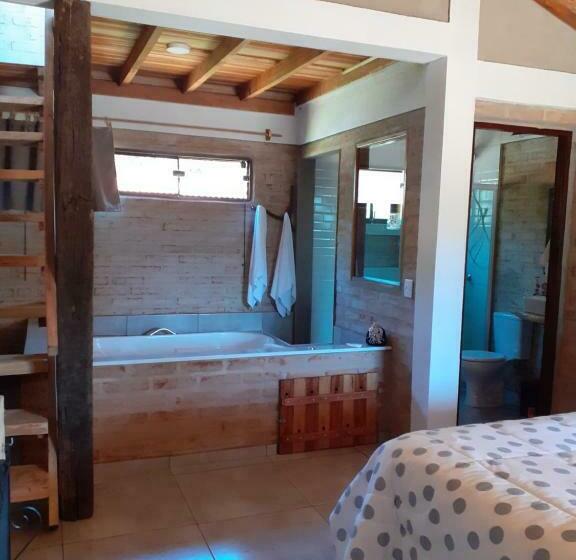 ペンション Chalé Aconchegante Com Hidromassagem