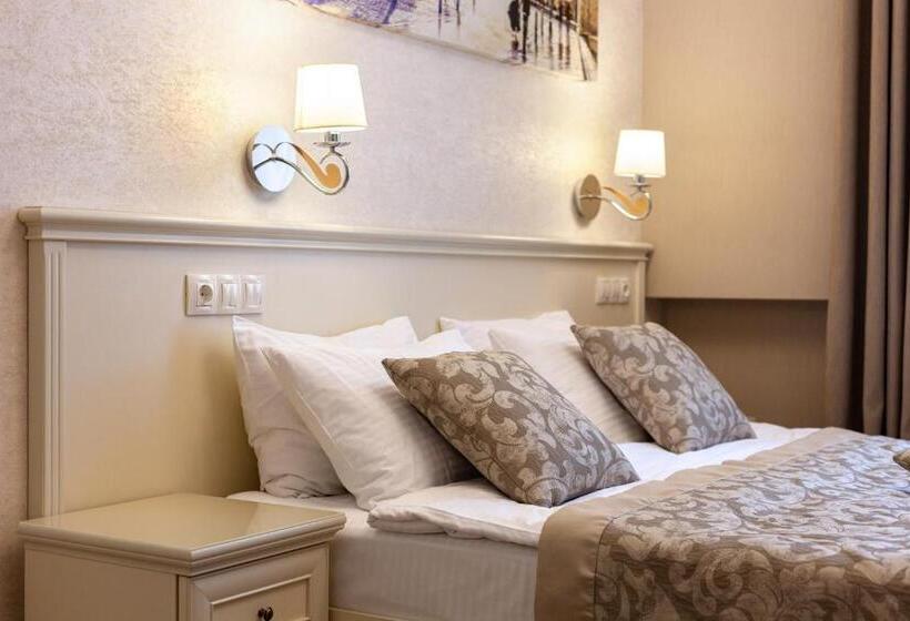 Royal Mini Apart Hotel On Rynok Square