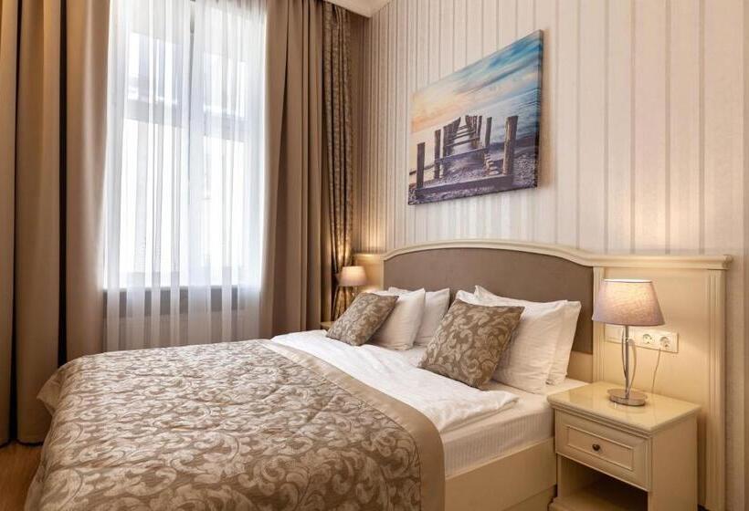 Royal Mini Apart Hotel On Rynok Square