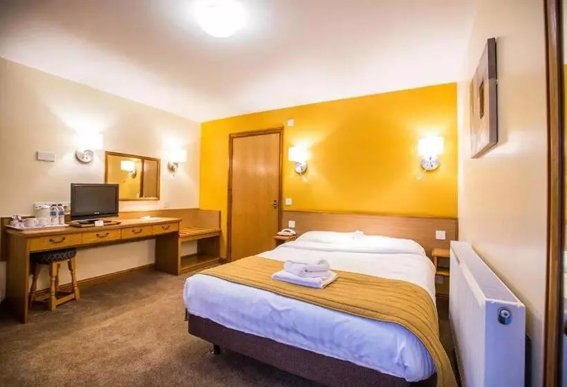 Tollgate Hotel & Leisure