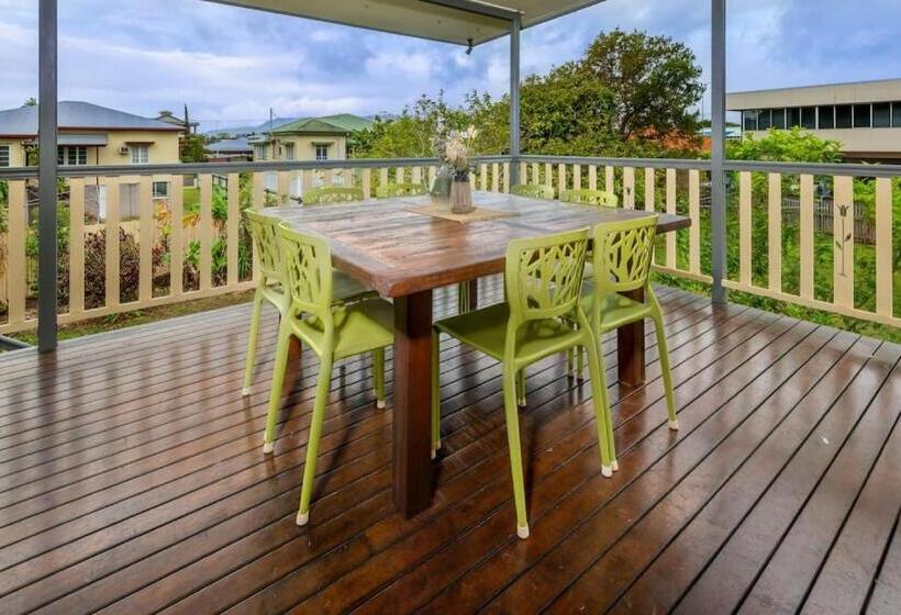 Bed & Breakfast Savannah House