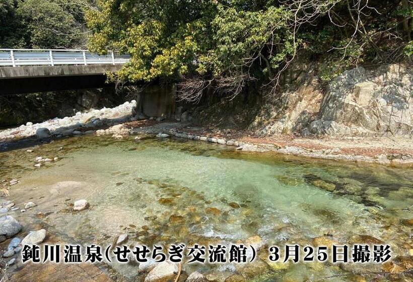 Hotell リバーサイド