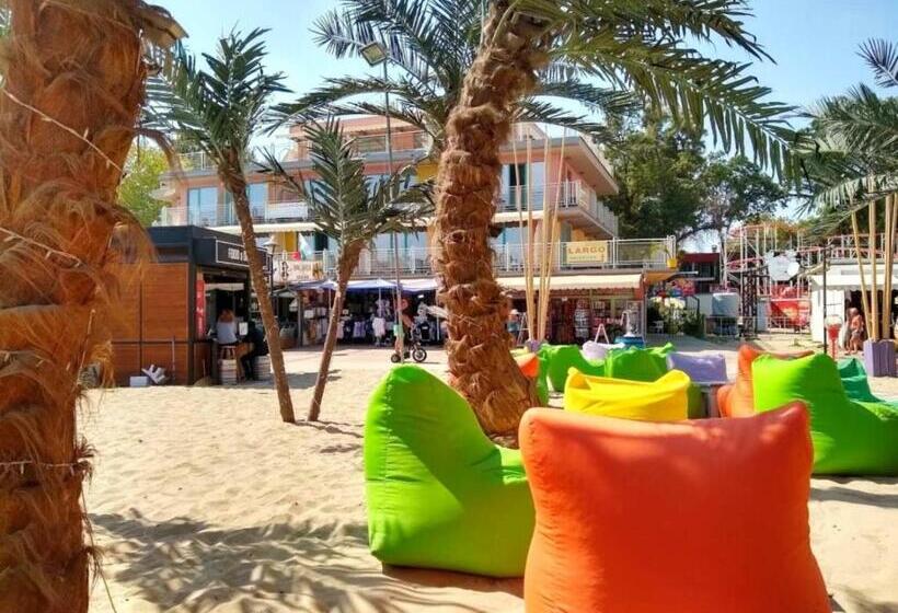 בית מלון כפרי Largo Beach