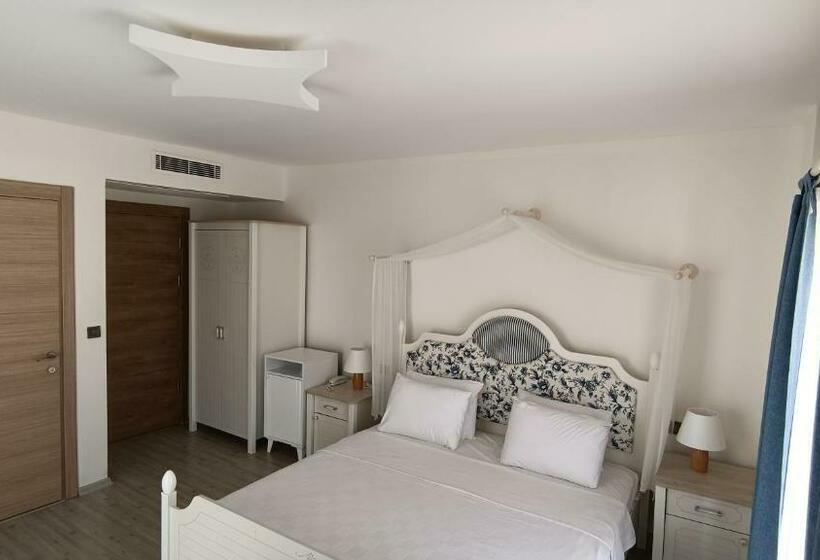 בית מלון כפרי Mavi Konak Alaçatı