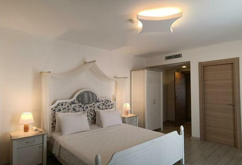 בית מלון כפרי Mavi Konak Alaçatı