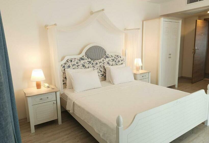 בית מלון כפרי Mavi Konak Alaçatı