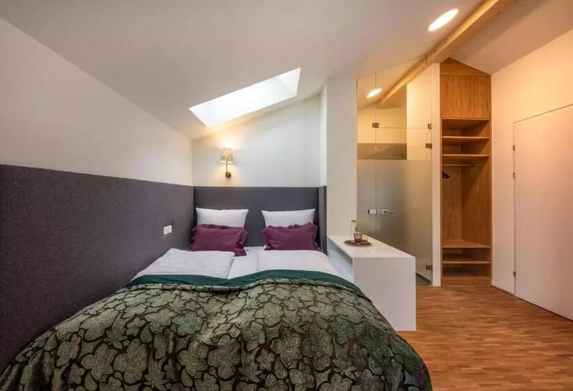 هتل Pradl Elf My Apartment