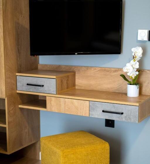 פנסיון Villa Pino