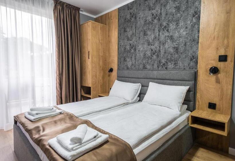 פנסיון Villa Pino