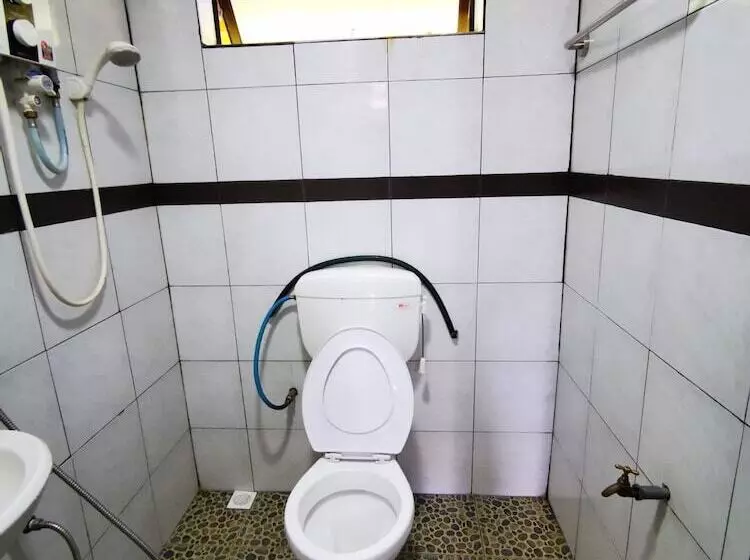 Hotelli Oyo 90038 Dalyla Inn Chalet