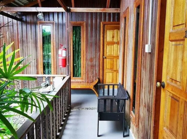 Hotelli Oyo 90038 Dalyla Inn Chalet