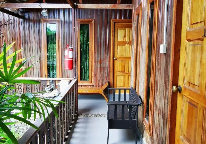 Hotelli Oyo 90038 Dalyla Inn Chalet