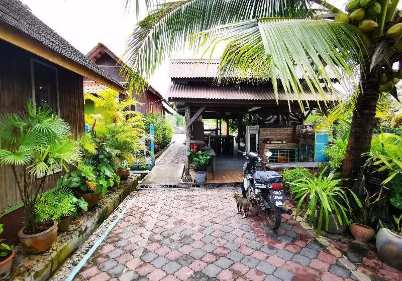 Hotelli Oyo 90038 Dalyla Inn Chalet