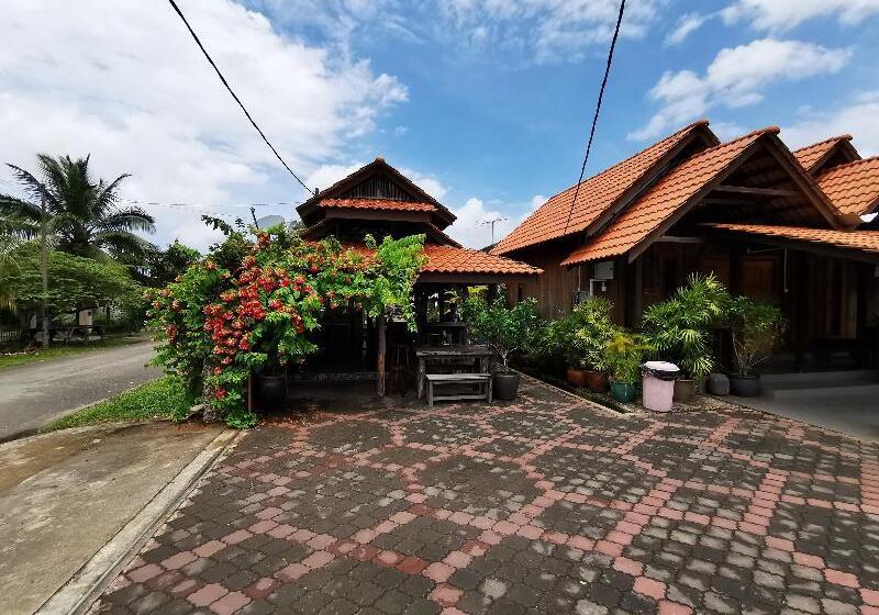 Otel Oyo 90038 Dalyla Inn Chalet