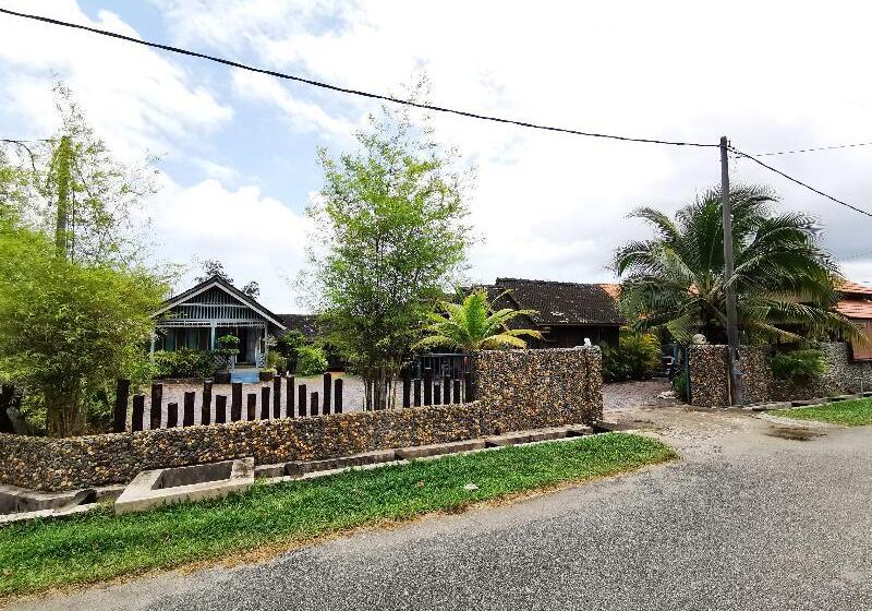 Otel Oyo 90038 Dalyla Inn Chalet