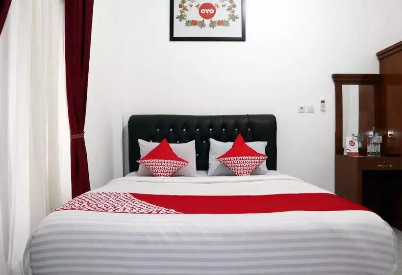 Hotelli Oyo 956 Penginapan Eby