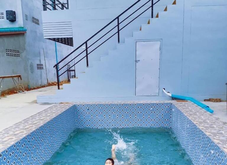 فندق Tom's House