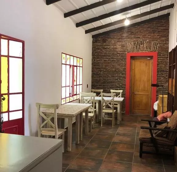 Majatalo Portón Rojo