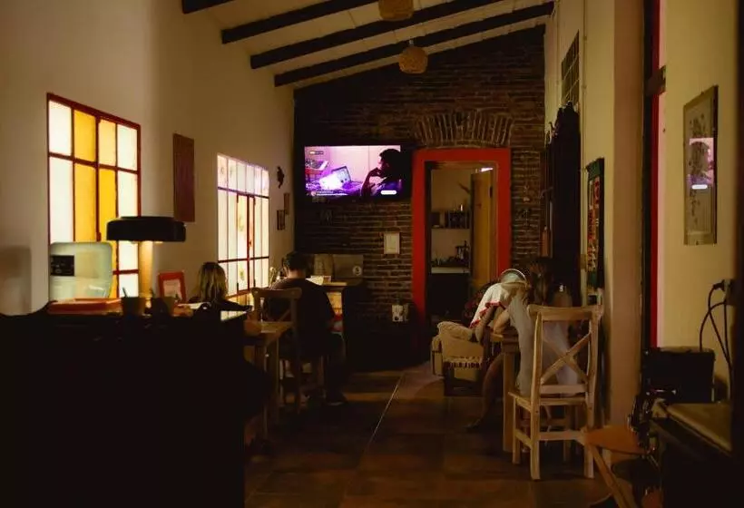 Majatalo Portón Rojo